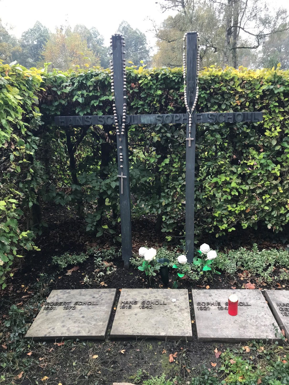 Scholl siblings and Christoph Probst's tomb, Munich, by Sal Mangione - 04.jpg